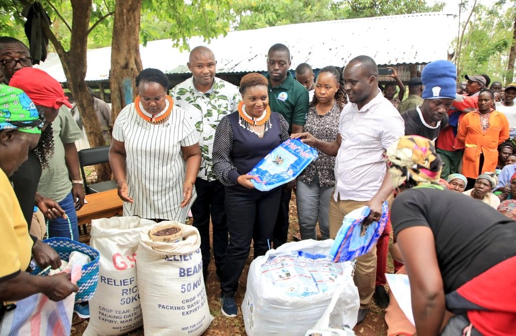Cabinet Secretaries Bore, Nakhumicha Distribute Relief Items to Flood Victims in Isiolo